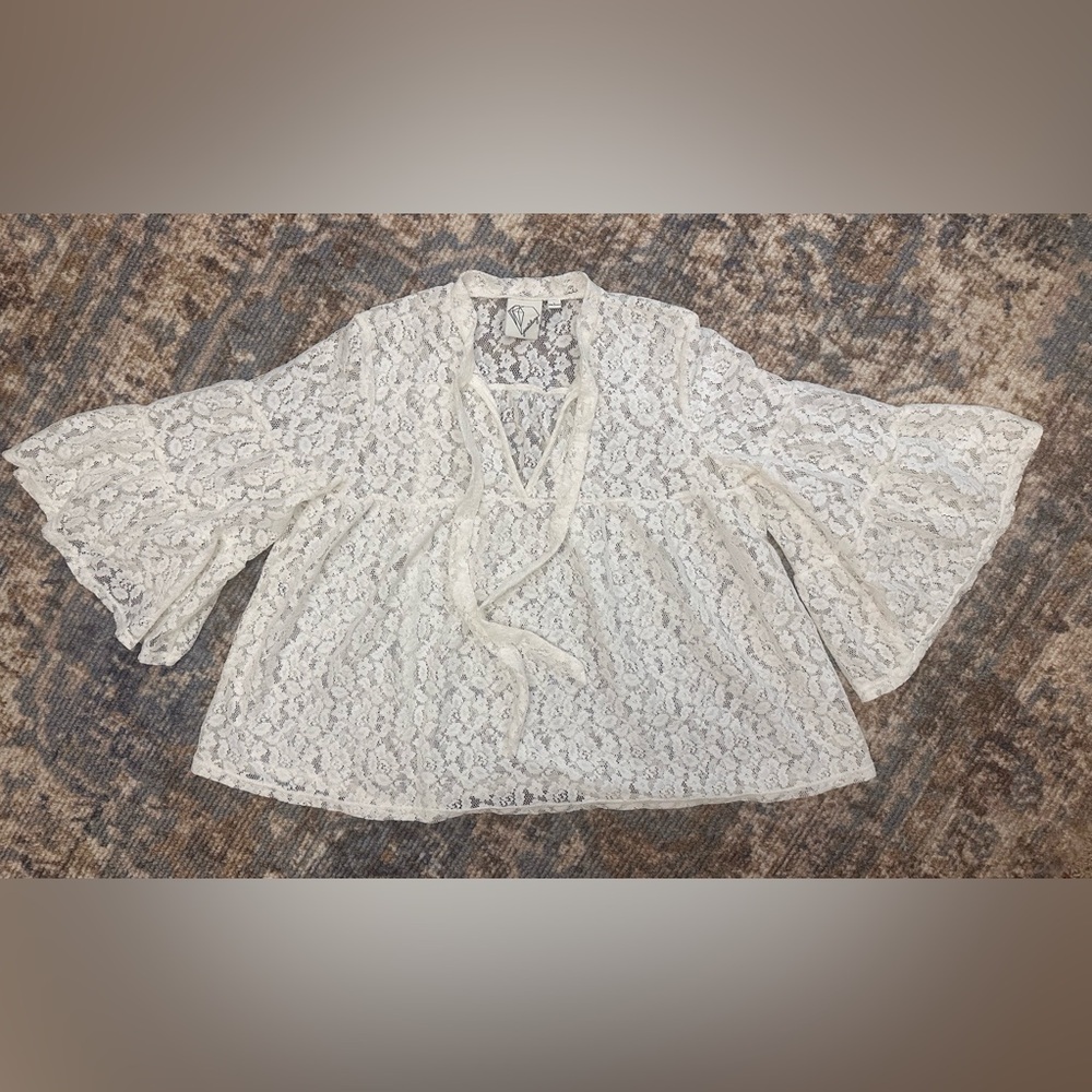 Janet Chung Bell Sleeve Ivory Lace Blouse Woman L